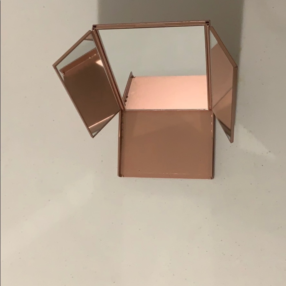 3 sided foldable mirror